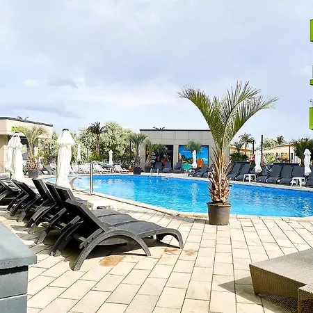 Apartment Sunrise King N Pool Navodari